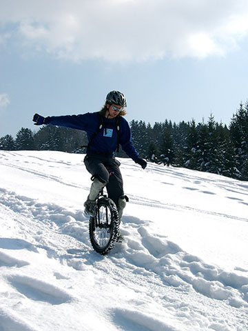 Read more about the article MUnicycling the Sonnleitn in snowy conditions