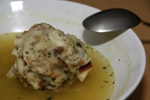 Mehr über den Artikel erfahren Laugen-Rauchkäse-Knödel