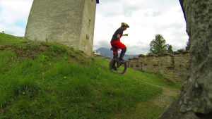 Mehr über den Artikel erfahren glowing RED – an afterwork unicycle homeride