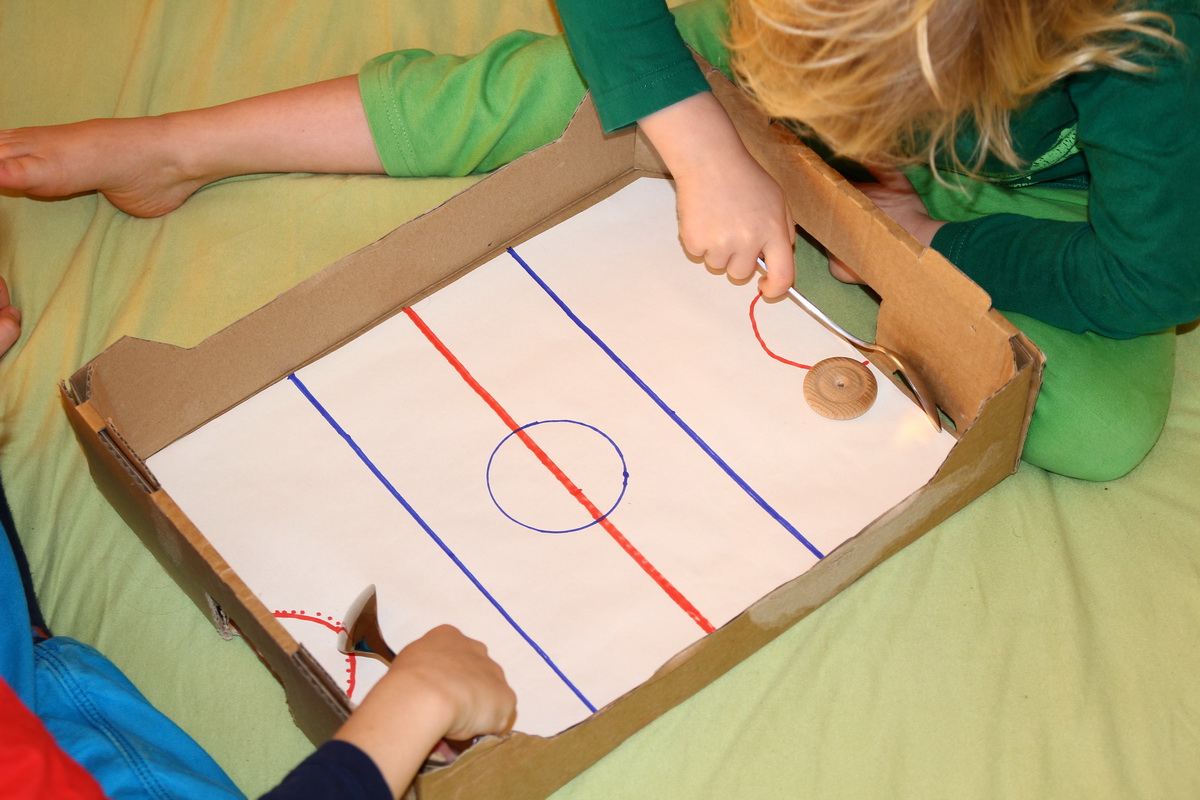 Mehr über den Artikel erfahren Selbstgemachtes Löffelhockey (DIY)
